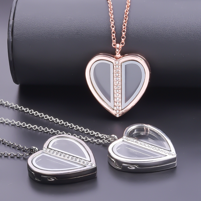 Heart Locket Necklace Photo - Collier à pendentif coeur magnétique pour