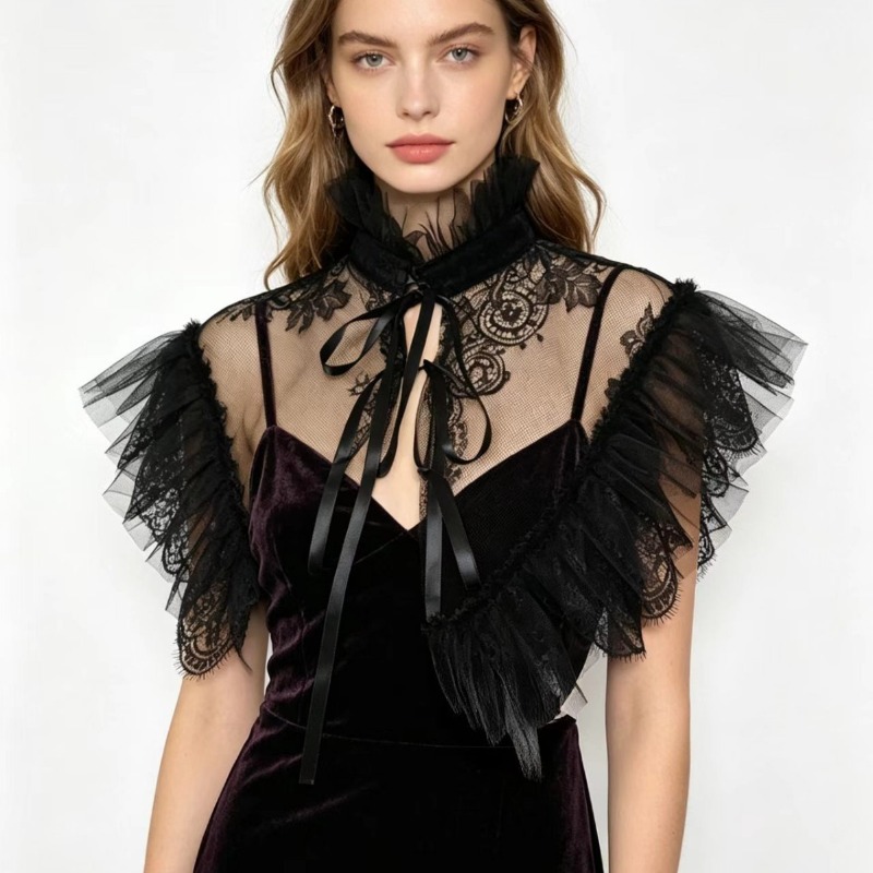 Necklaces - Faux col en dentelle et tulle
