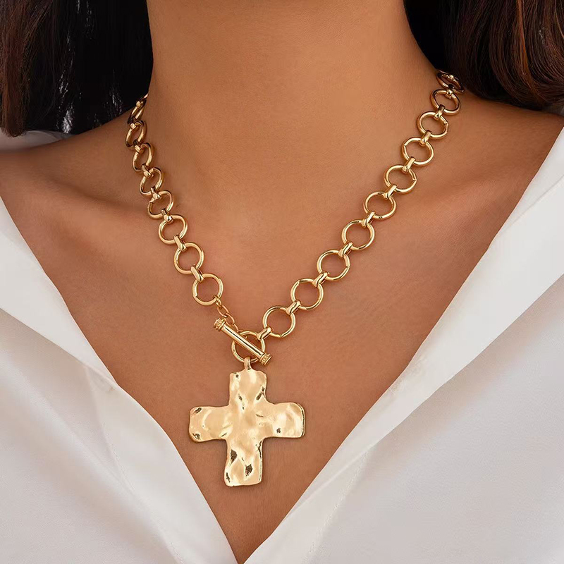 Collier croix épaisse superpos - Cross Pendant Necklace Gold avis et prix