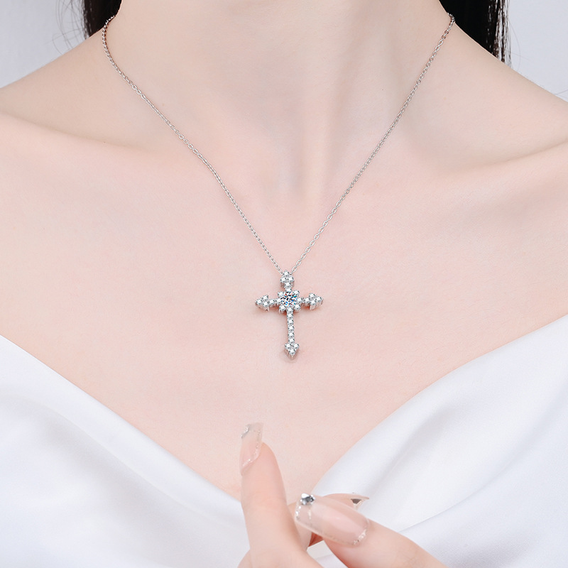 Collier pendentif croix en pla - Cross Pendant Necklace Gold avis et prix