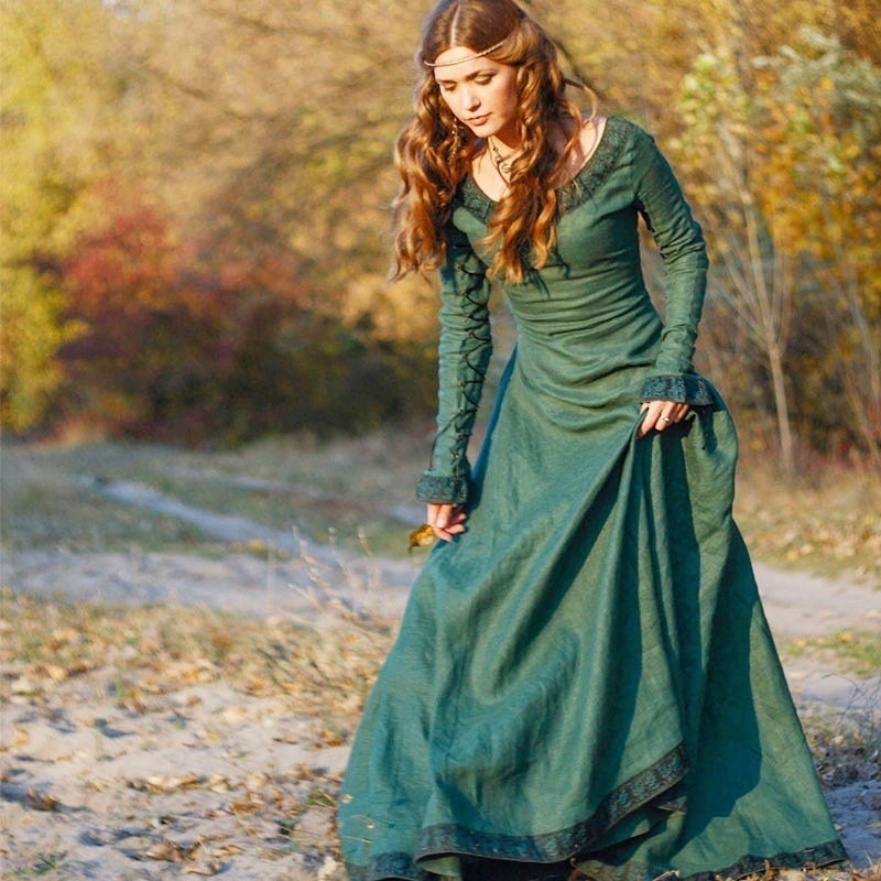 Robe longue médiévale pour fem - Necklaces avis et prix