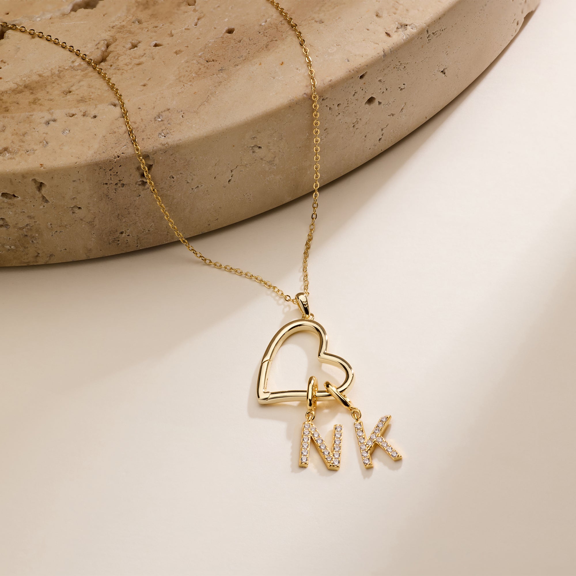 Collier Cœur Ouvert Personnali - Initial Letter Necklace 18K Gold avis et prix