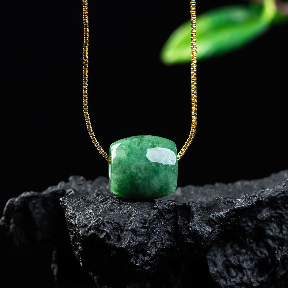 Pendentif en perles de Jade vé - Necklaces avis et prix