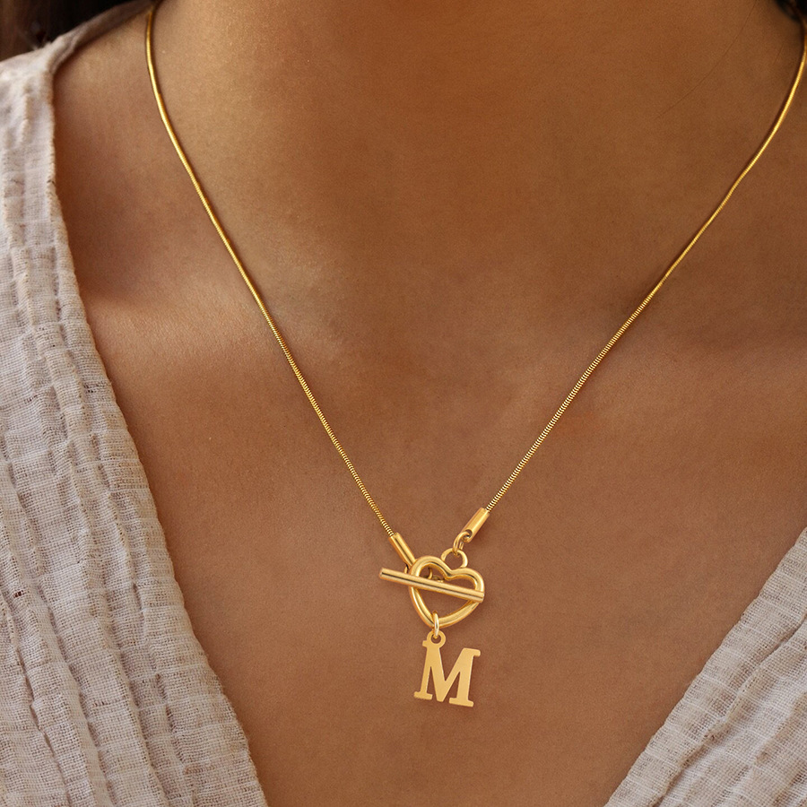 Collier Pendentif Cœur Initial - Initial Letter Necklace 18K Gold avis et prix